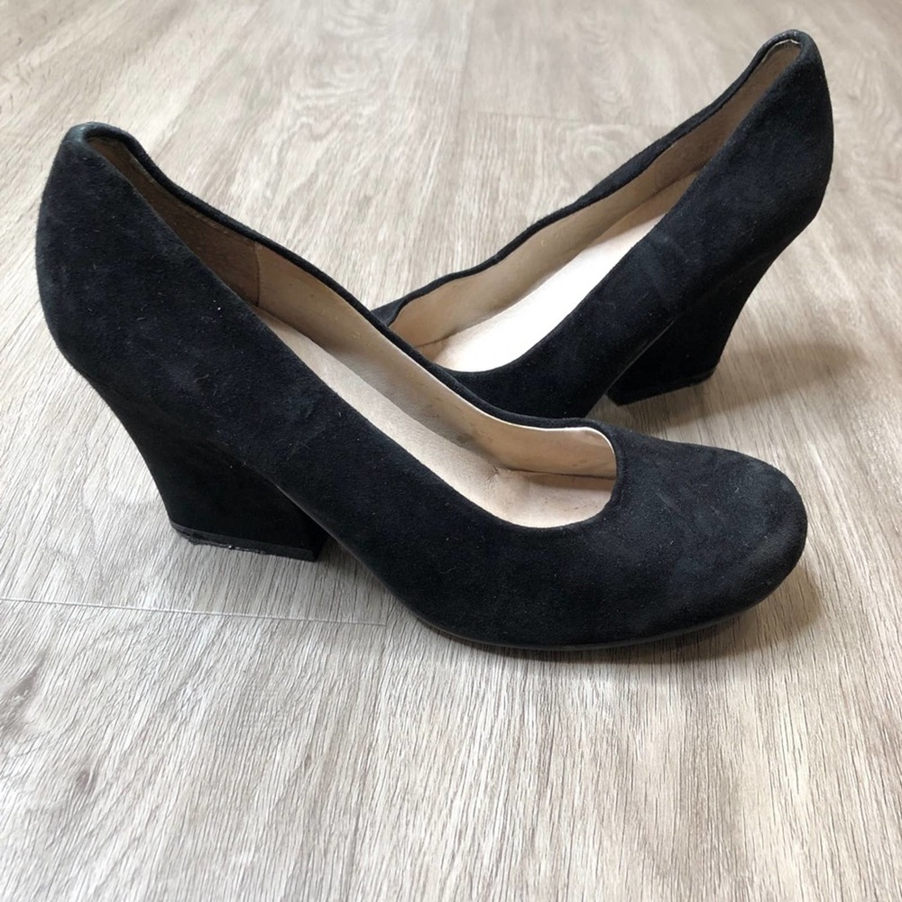 ALL BLACK Women's Black Velvet Round Toe Chunky Cuban Heel Pumps sz 39/US 9